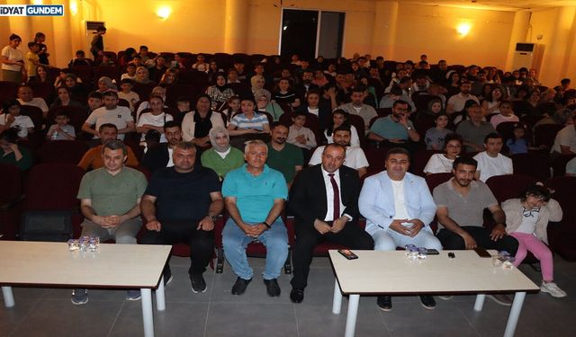 Midyat’ta Lise Öğrencilerinden Beğeni Toplayan Tiyatro Gösterisi