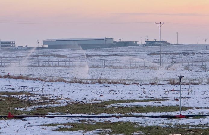 Karla Kaplı Arazide Kaçak Elektrikle Sulama!