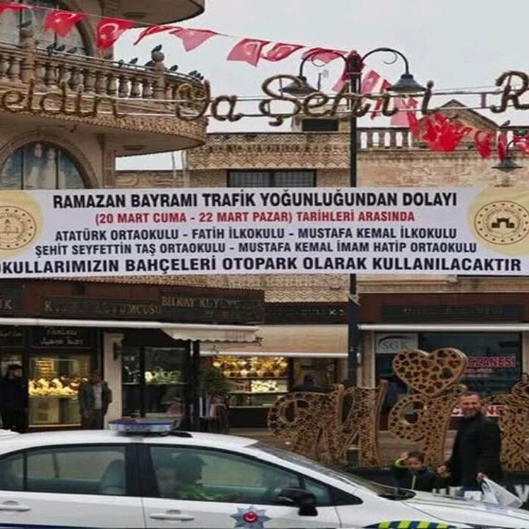 Midyat' ta Bayram Trafiğine Özel Çözüm: Okul Bahçeleri Otopark