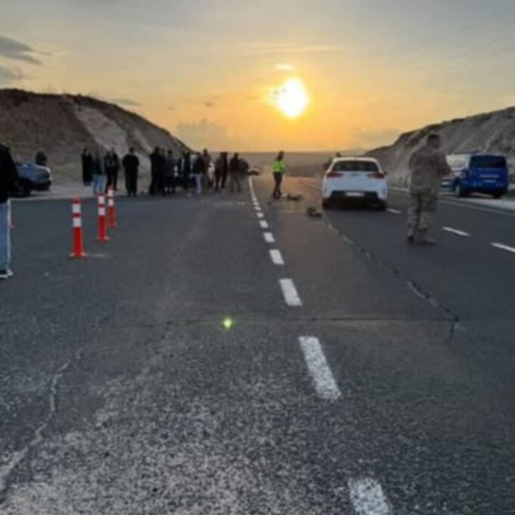 Midyat'ta iki aracın çarpışması sonucu 2 kişi yaralandı