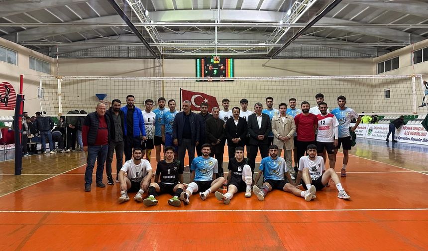 Midyat Belediyesi Spor set vermeden kazandı