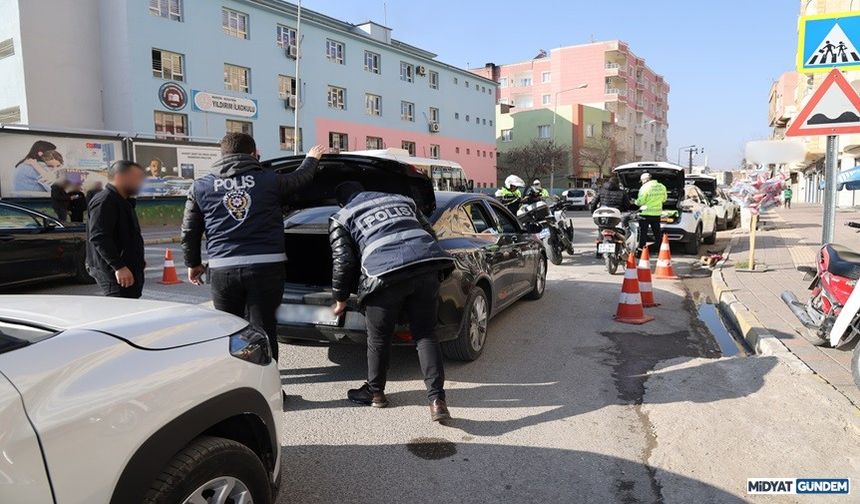 Nusaybin'de Asayiş Ve Trafik Uygulaması Gerçekleştirildi