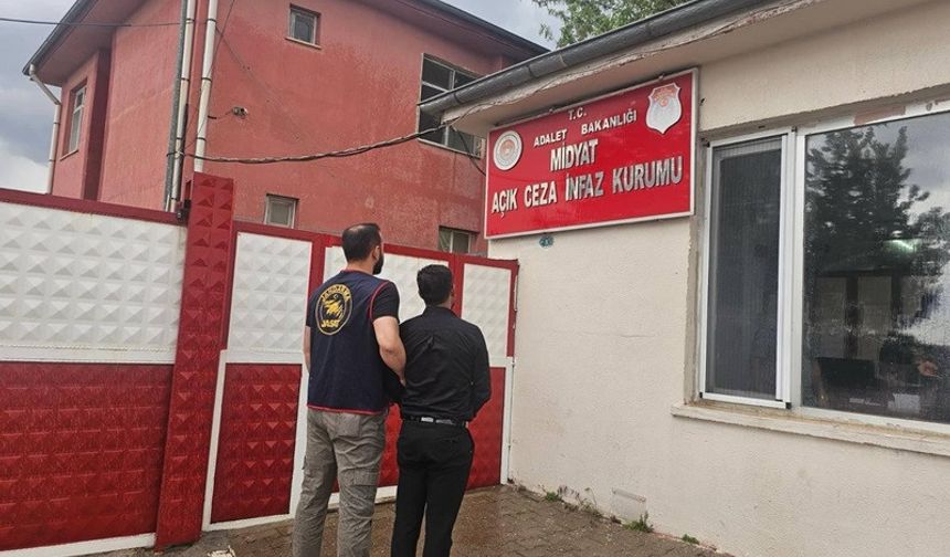Düğün Salonunda Sürpriz Son: Firari Sazcı Jandarmaya Takıldı