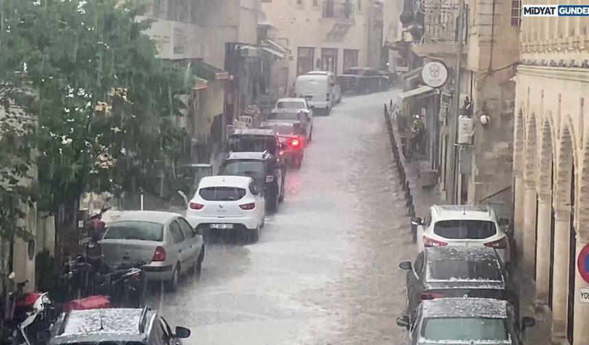 Savur'da, Sağanak ve Dolu Etkili Oldu