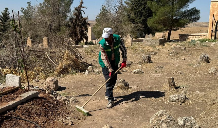 Midyat’ta Mezarlıklar Daha Temiz