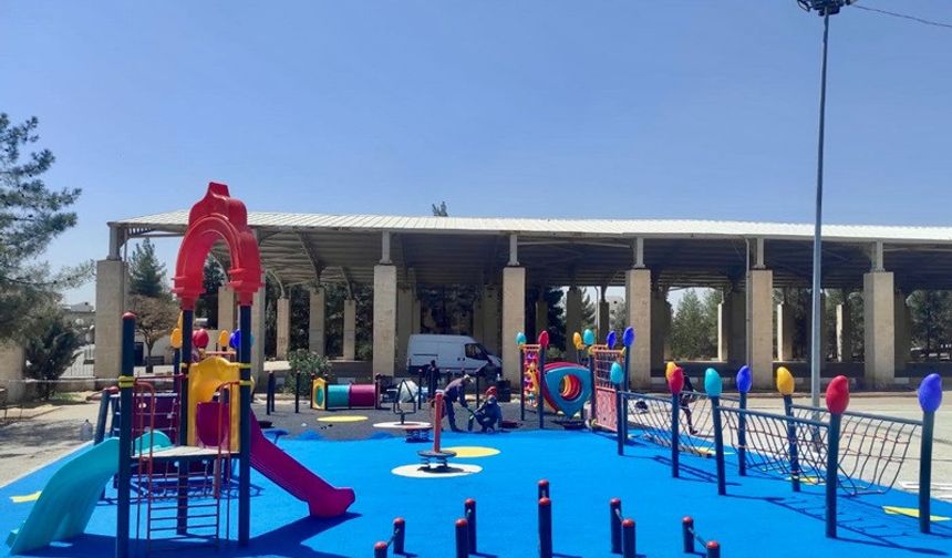 Midyat Belediyesi’nden Mahallelere Modern Parklar