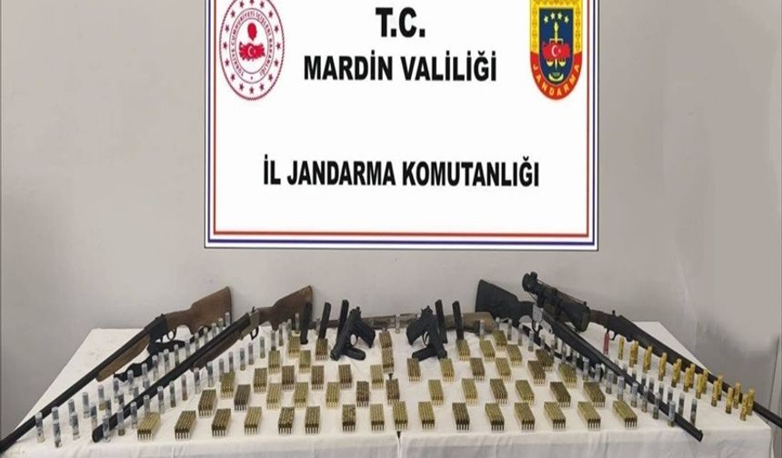 Derik'te  Silah ve Mühimmat Kaçakçılarına Operasyon