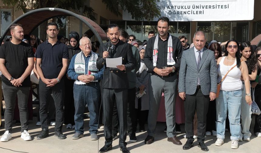 MAÜ Öğrencilerinden Duyarlılık Örneği; Soykırıma İlişkin Basın Açıklaması