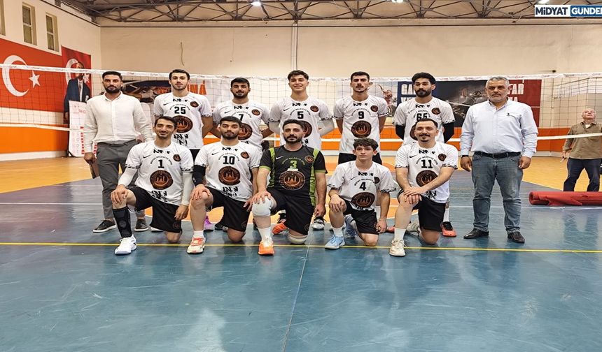 Midyat Belediyespor Voleybolda Nefes Kesen Maçta Mağlup Oldu: 3-2