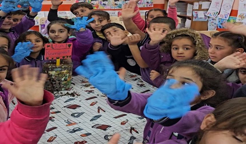 Gazipaşa İlkokulu Minikleriden Kompost Dersi