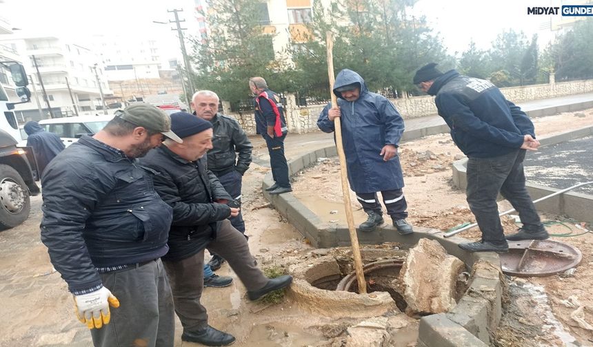 MARSU Midyat’ta Yoğun Yağışlara Karşı Hızla Müdahale Ediyor