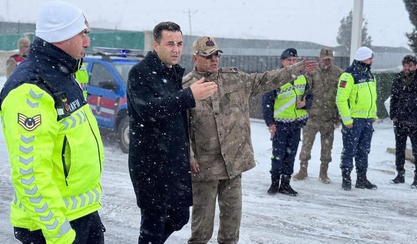 Kaymakam Kaya'dan, Jandarma Ekiplerine Ziyaret