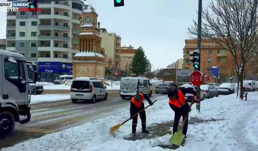 Midyat’ta Kar Seferberliği: Tüm Ekipler Teyakkuzda!
