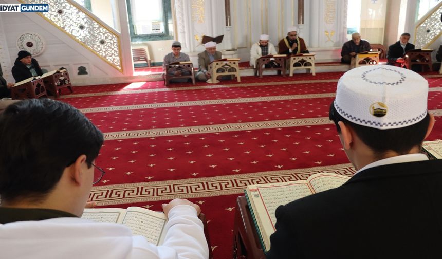 Midyat’ta Asırlık Mukabele Geleneği Sürüyor