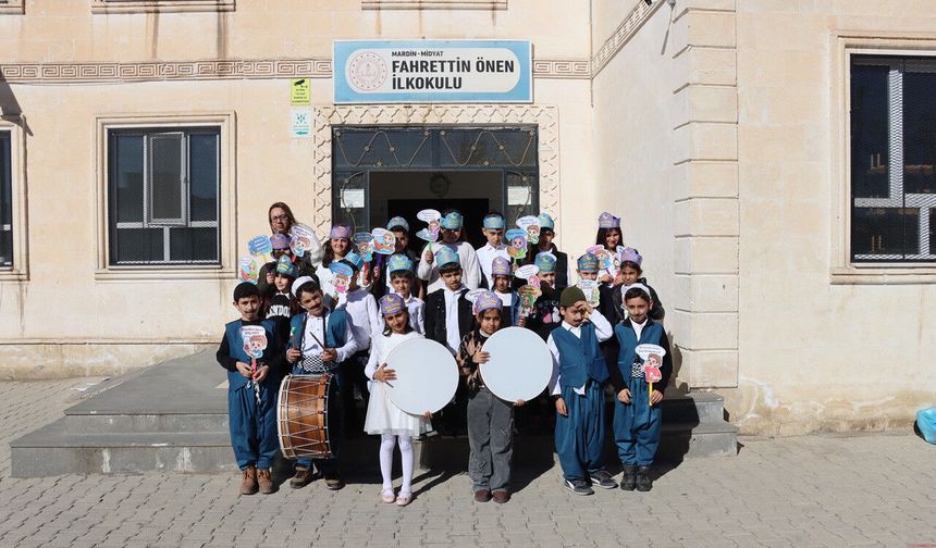 Midyat’ta, Sokaklar Mani ve İlahilerle Şenlendi