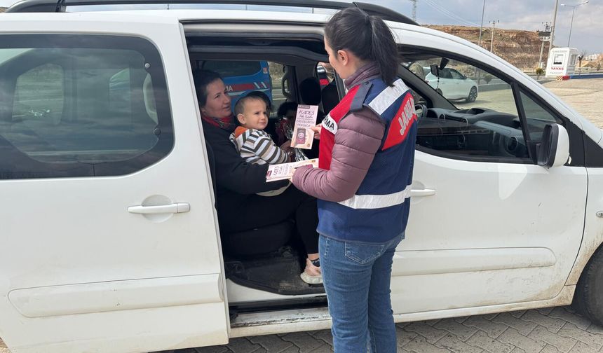 Mardin Jandarması Sahada! Şiddete Dur, Sevgiye Yol Ver
