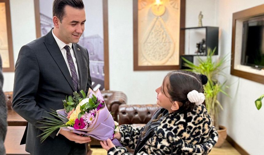 Midyat'ta Makam Koltuğu Geleceğin Teminatı Rümeysa’ya Emanet