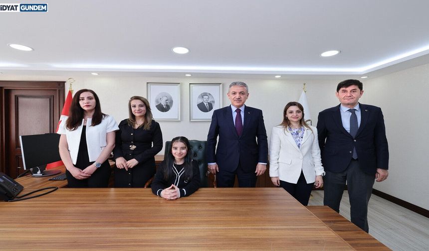 Minik Ela Naz, Valilik Koltuğuna Oturdu