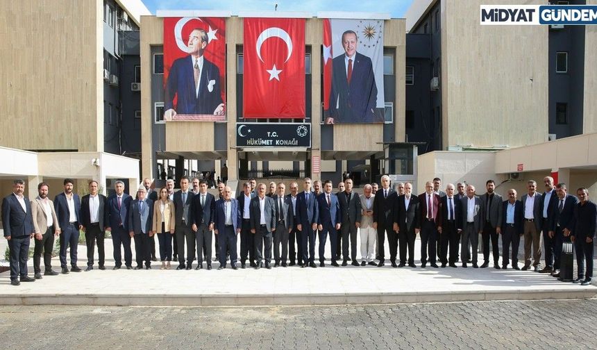 Mardinli Muhtarlardan Vali Akkoyun’a Ziyaret: Yerel Yönetim Vurgusu