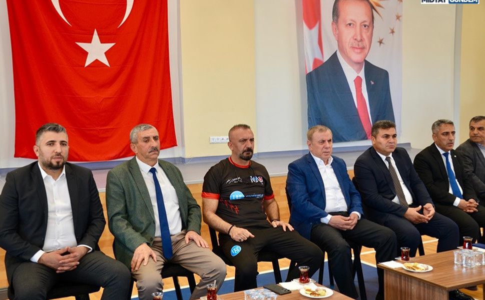 19 Mayıs Kutlamaları Kapsamında Ödüllü Masa Tenisi Turnuvası Düzenlendi