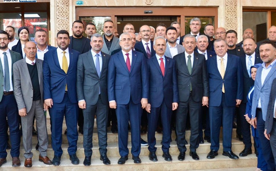 Bakan Işıkhan Ve Bakan Uraloğlu Midyat’ta Yoğun İlgiyle Karşılandı