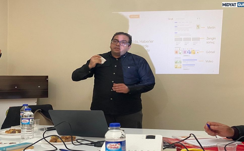 Mardin’de Gazetecilere “Dijital ve Yapay Zekâ Okuryazarlığı” Eğitimi