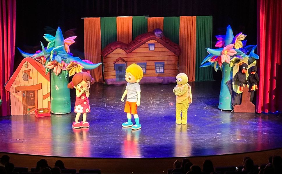 Niloya ve Arkadaşları Mardin’de Çocuklarla Bir Araya Geliyor