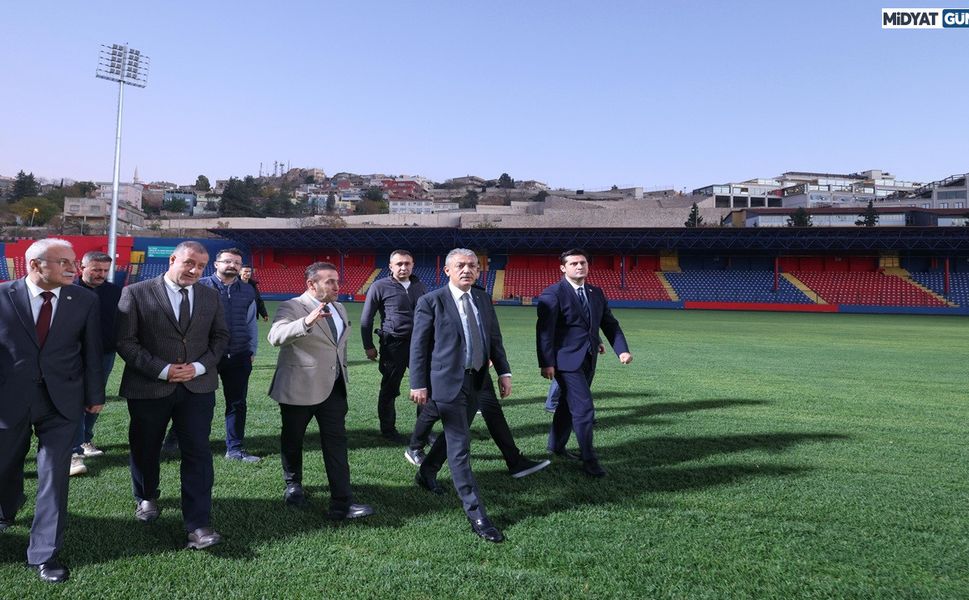 Vali Akkoyun, Stadyumu’ndaki Çalışmaları İnceledi