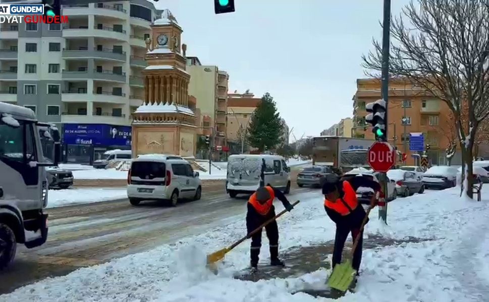 Midyat’ta Kar Seferberliği: Tüm Ekipler Teyakkuzda!