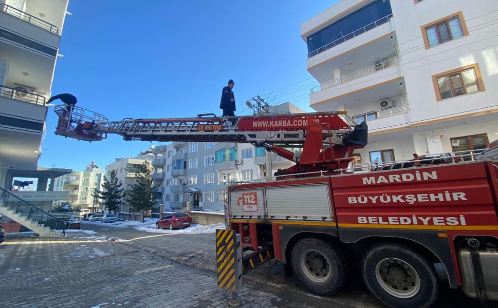 Midyat'ta Korkutan Dakikalar: İtfaiye Yetişti