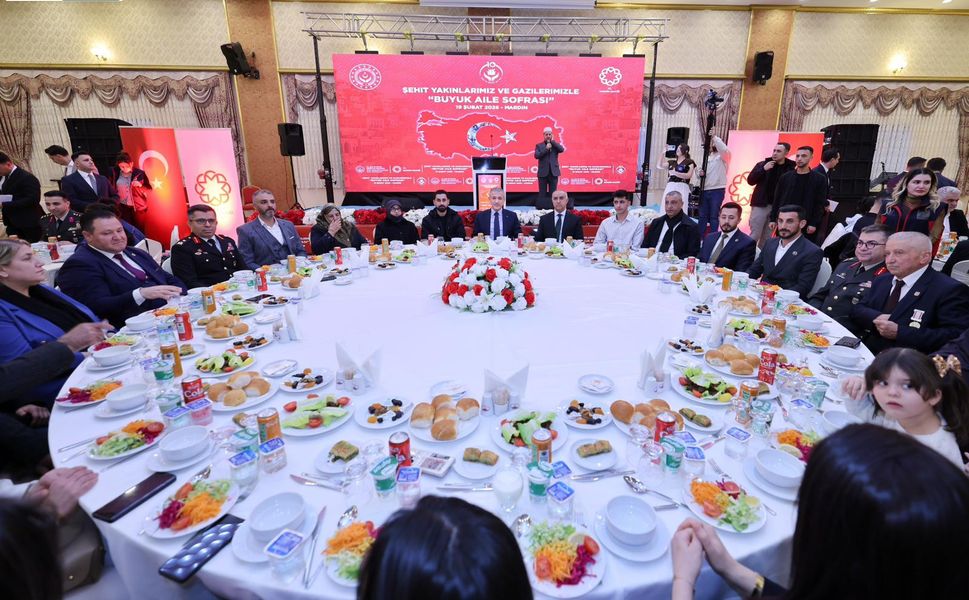 Mardin'de, “Büyük Aile Sofrası” İftar Programı Düzenlendi