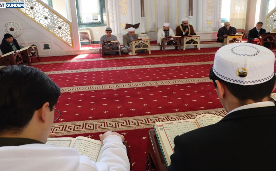 Midyat’ta Asırlık Mukabele Geleneği Sürüyor