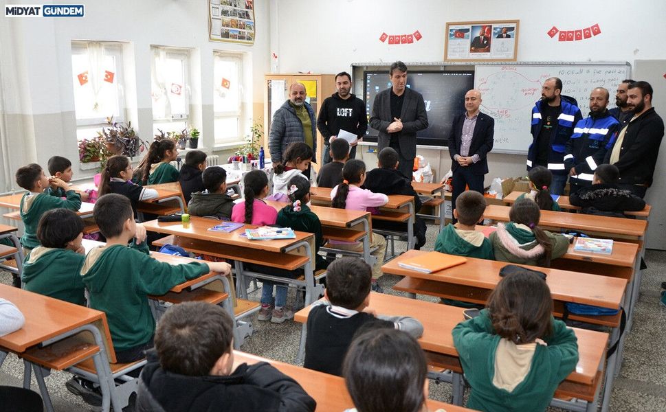 Dicle Gönüllüleri’nden Öğrencilere Destek