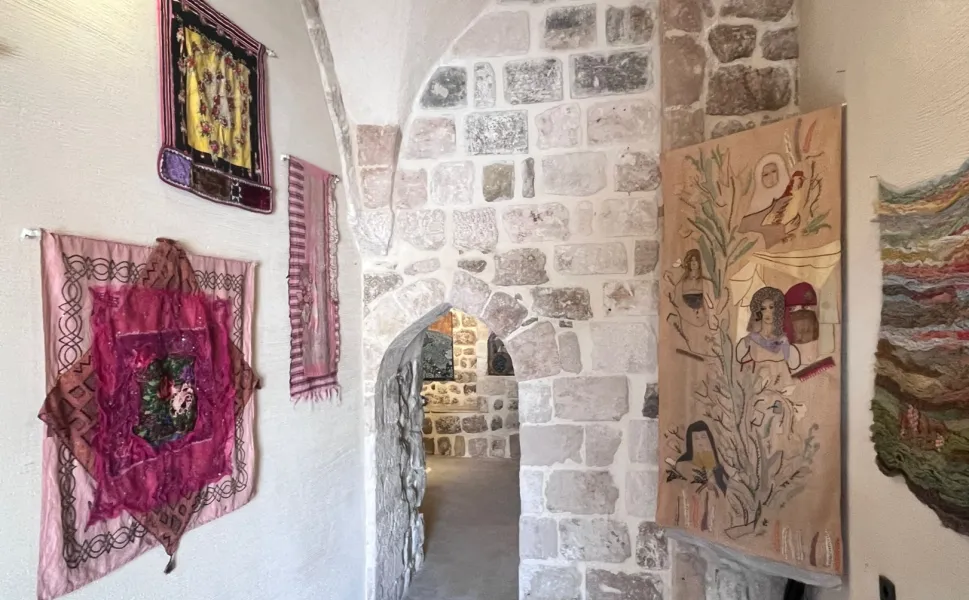 'Eşik' sergisi Mardin'de kapılarını açtı