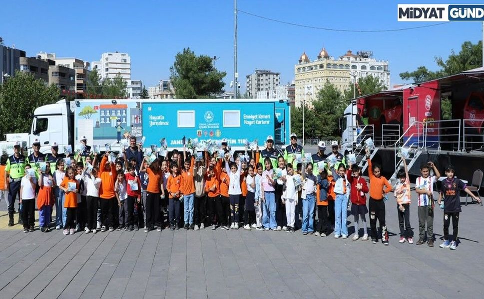 Mardin Jandarması Çocuklara Trafik Eğitimi Verdi