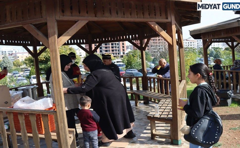 Midyat Devlet Hastanesi’nde Her Sabah 1000 Kişiye Sıcak Çorba İkramı