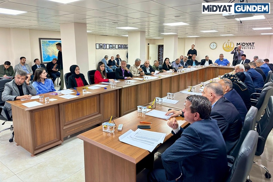 Midyat Belediyesi Meclisi'nin Ilk Toplantısı Yapıldı (3)