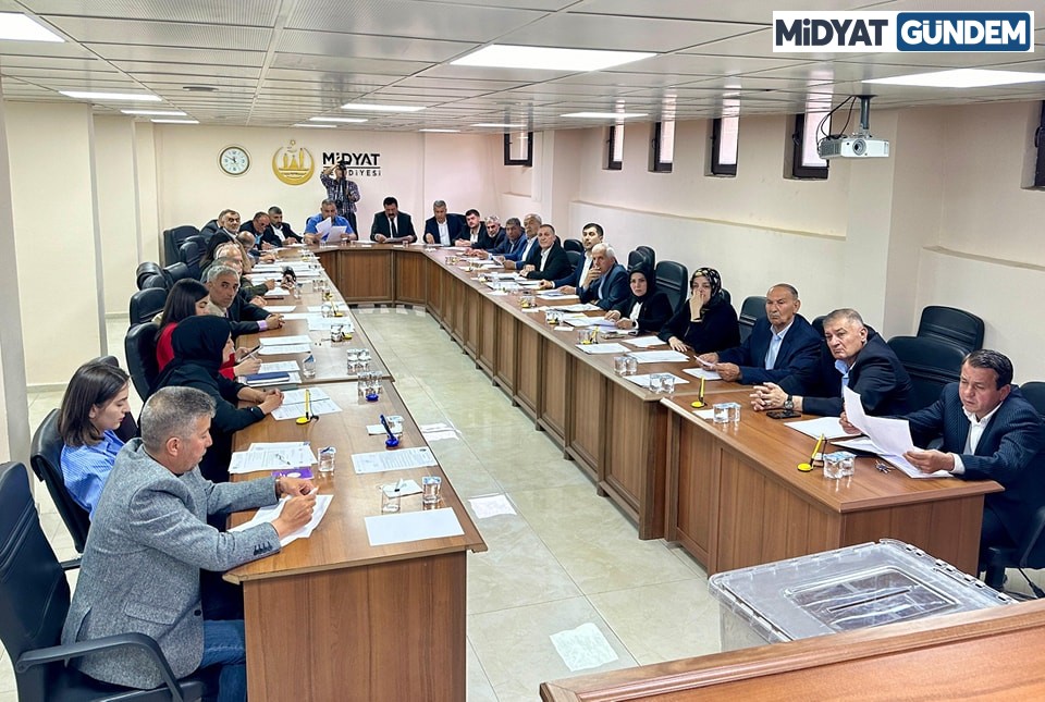 Midyat Belediyesi Meclisi'nin Ilk Toplantısı Yapıldı (4)