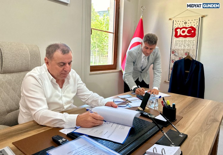 Midyat Belediyesi İle Hizmet İş Sendikası Arasında Toplu İş Sözleşmesi İmzalandı (1)