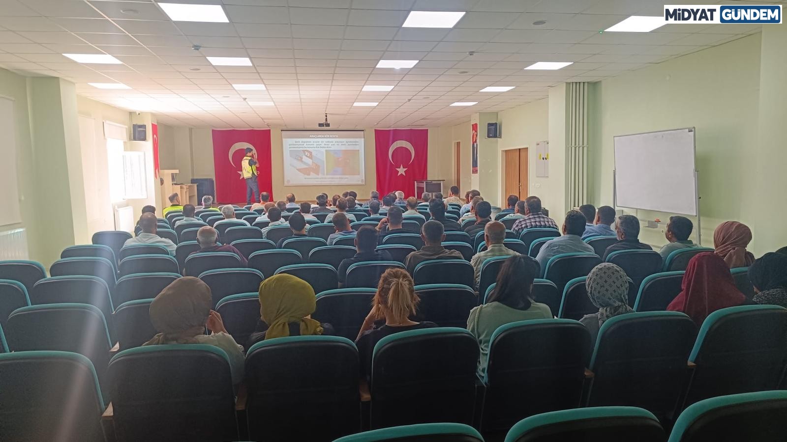 Midyat'ta Okul Servis Şoförlerine Seminer (2)