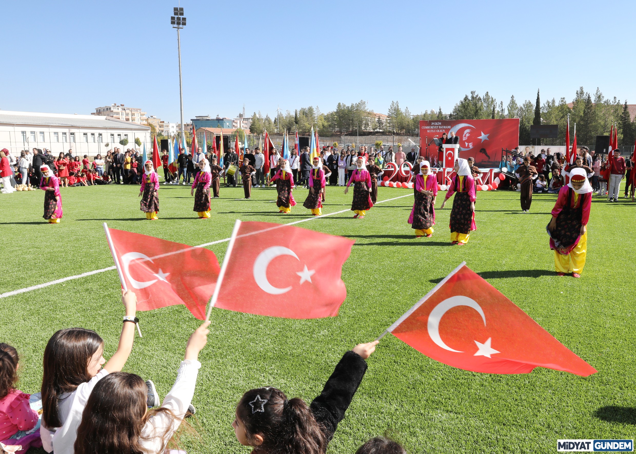 Midyat'ta 29 Ekim Cumhuriyet Bayramı Coşkuyla Kutlandı