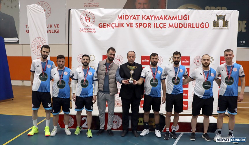 Midyat’ta Kurumlar Arası Voleybol Turnuvası Sona Erdi (3)