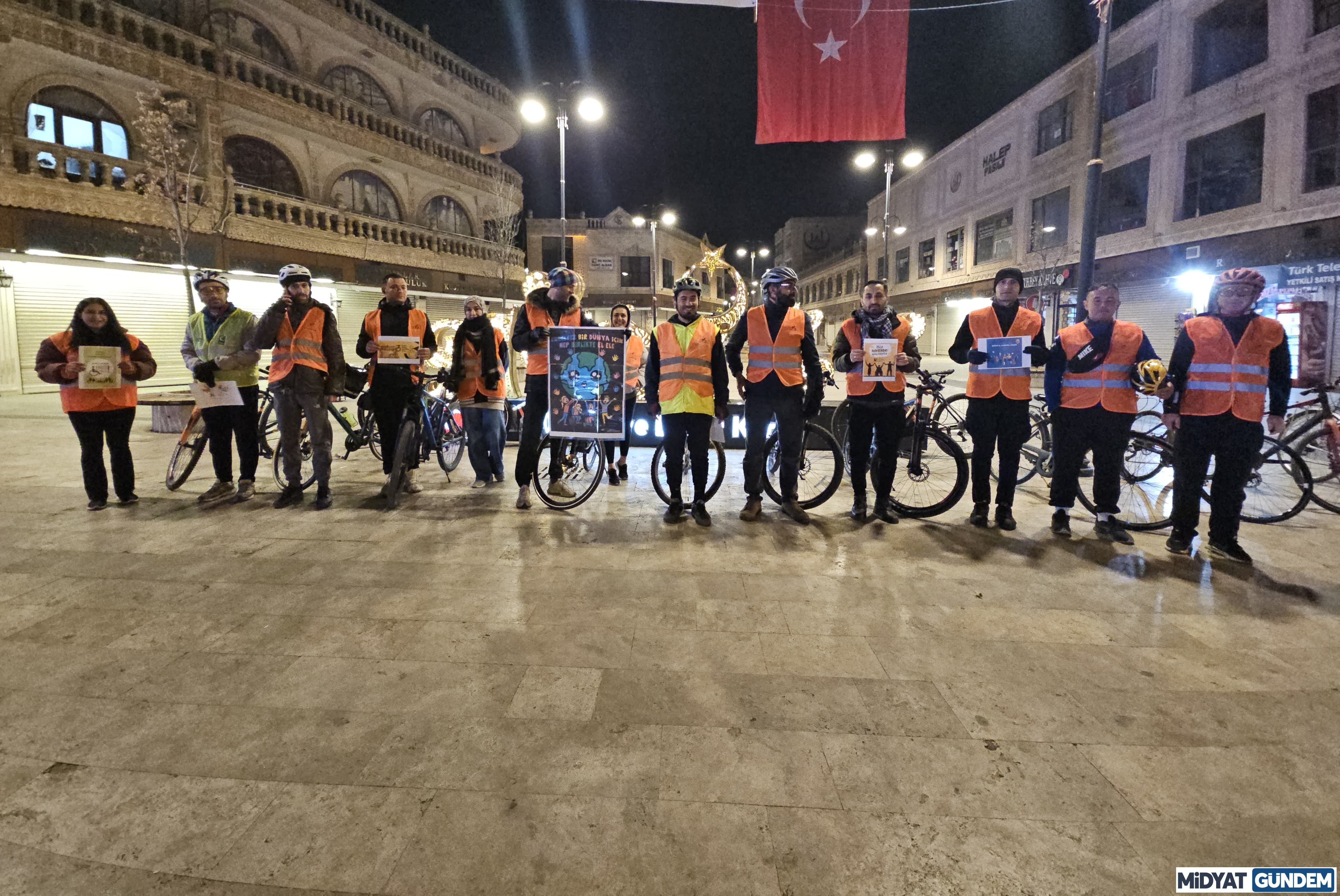 Midyat Bisiklet Kulübü Dünya Engelliler Günü Dolayısıyla Pedal Çevirdi