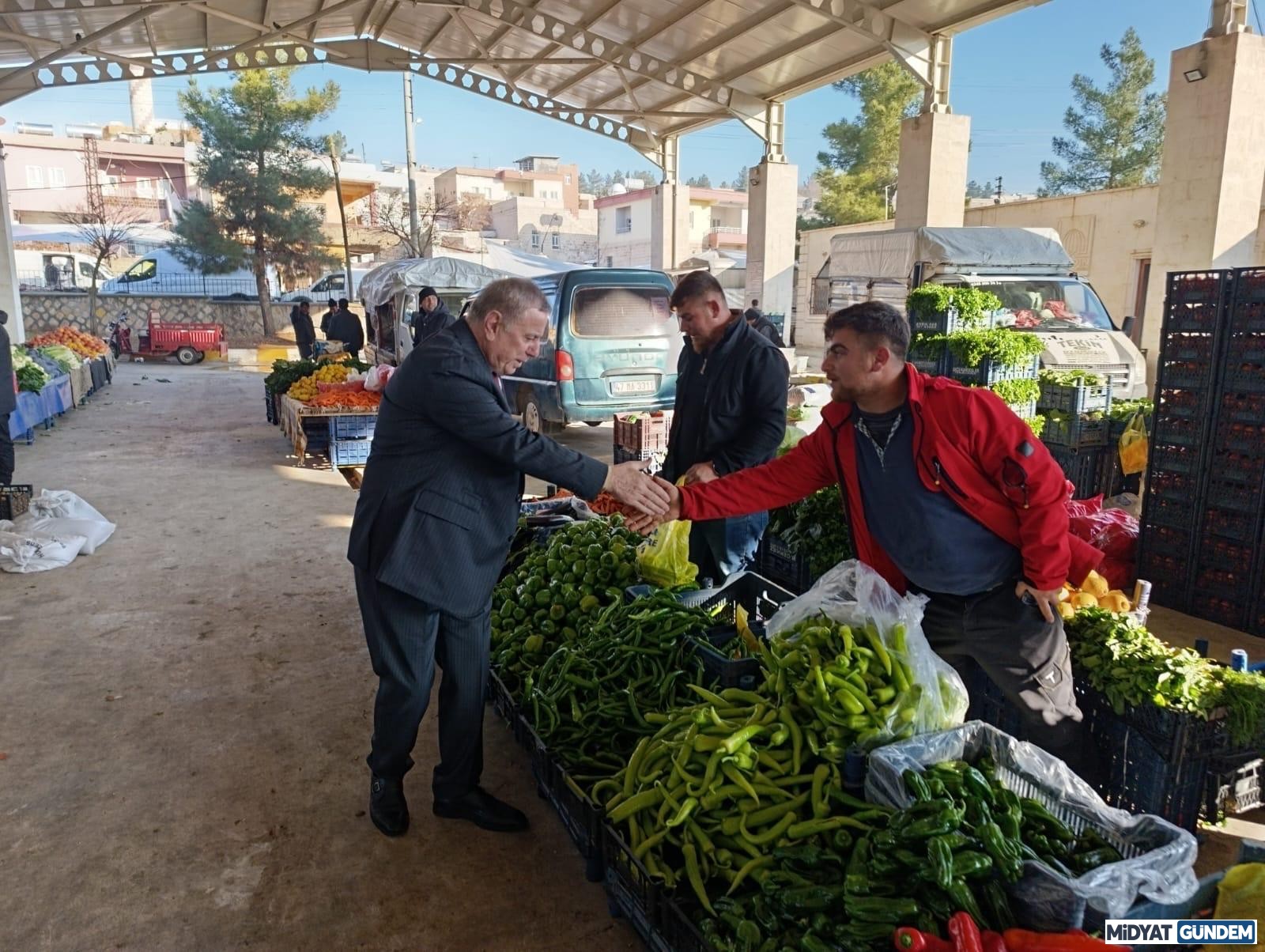 Başkan Şahin’den, Semt Pazarı Ziyareti (5)