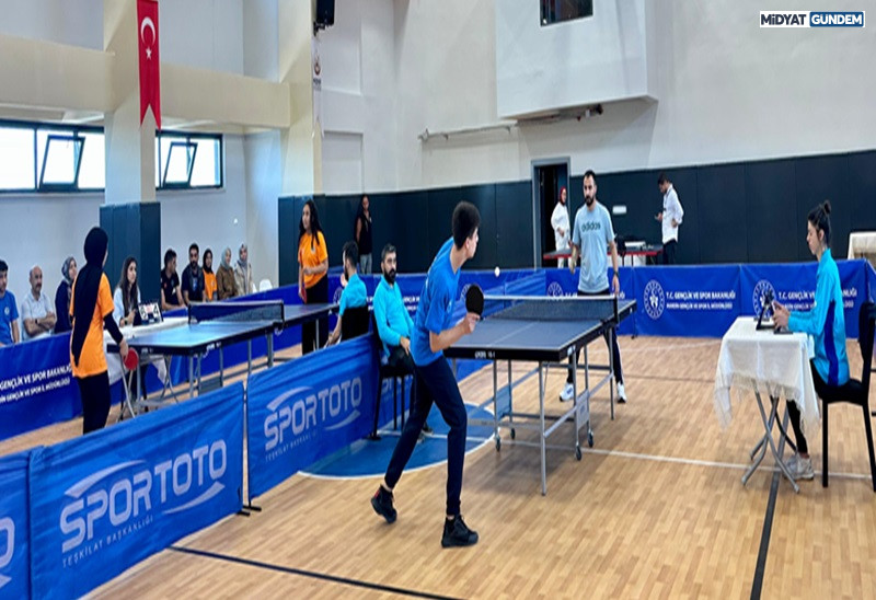 19 Mayıs Kutlamaları Kapsamında Ödüllü Masa Tenisi Turnuvası Düzenlendi (2)