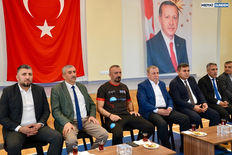 19 Mayıs Kutlamaları Kapsamında Ödüllü Masa Tenisi Turnuvası Düzenlendi (4)