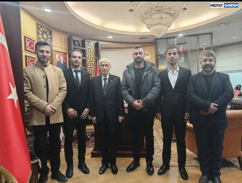 Başkan Bahçeli’ye Anlamlı Ziyaret Midyat’tan Birlik Ve Kardeşlik Mesajı