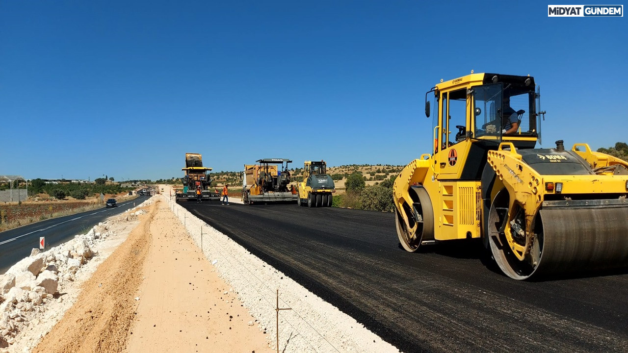 Mardin Ömerli Midyat Hattında Yol Çalışmaları Hızlandı (1)