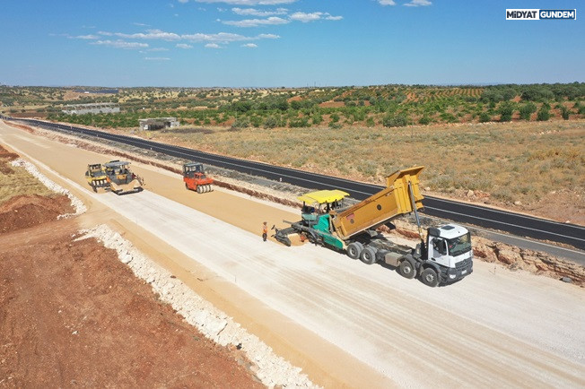 Mardin Ömerli Midyat Hattında Yol Çalışmaları Hızlandı (7)