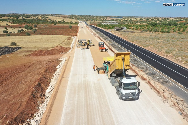 Mardin Ömerli Midyat Hattında Yol Çalışmaları Hızlandı (8)-1